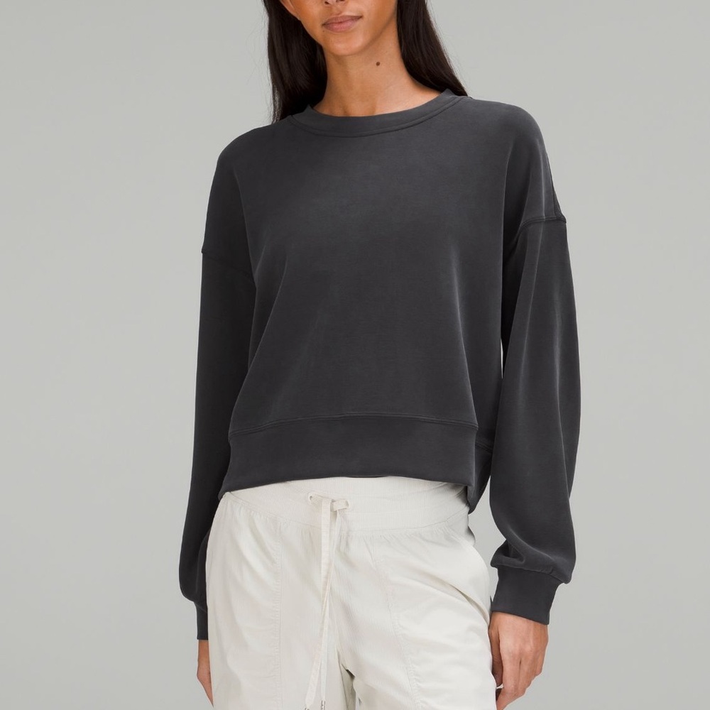 LULULEMON NWT Perfectly Oversized
Cropped Crew Black Sweatshirt